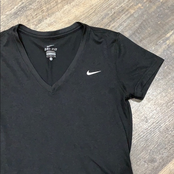Nike v Neck Tee EUC - Picture 3 of 8